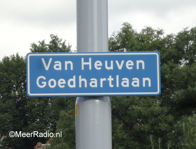 Fietser zwaargewond na aanrijding met lijnbus